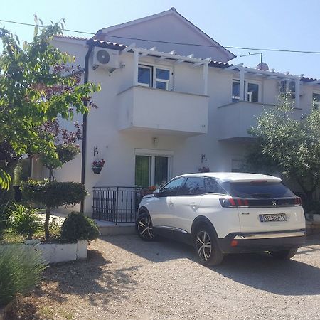 Martina Guest House Πόρετς Εξωτερικό φωτογραφία