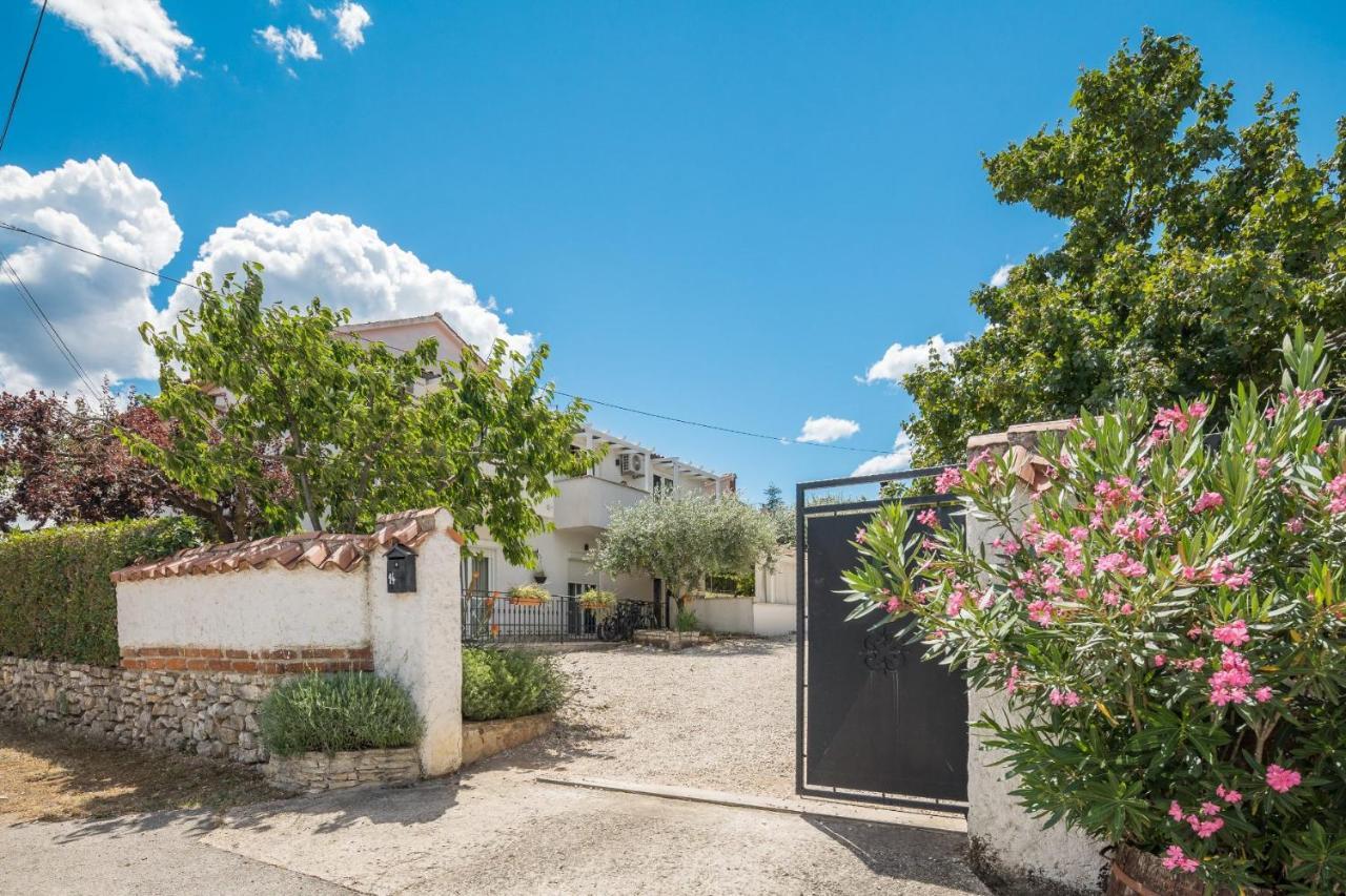 Martina Guest House Πόρετς Εξωτερικό φωτογραφία