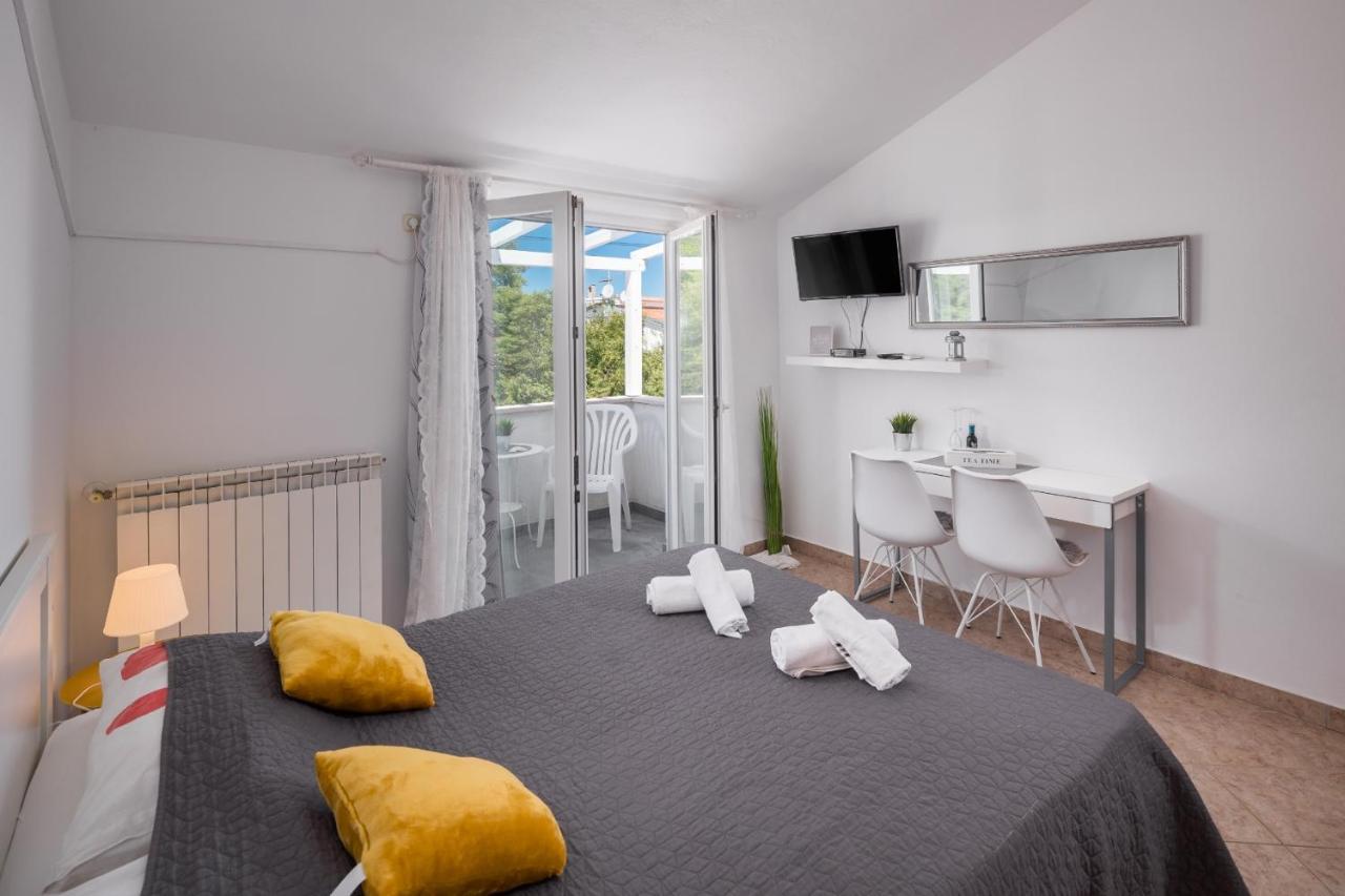 Martina Guest House Πόρετς Εξωτερικό φωτογραφία