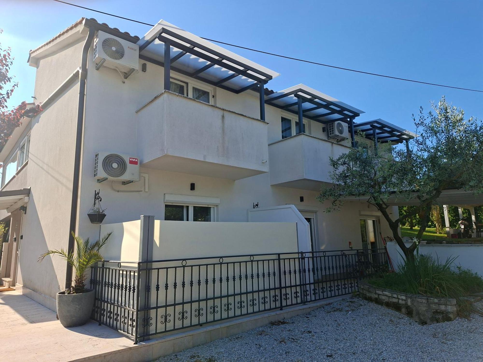 Martina Guest House Πόρετς Εξωτερικό φωτογραφία