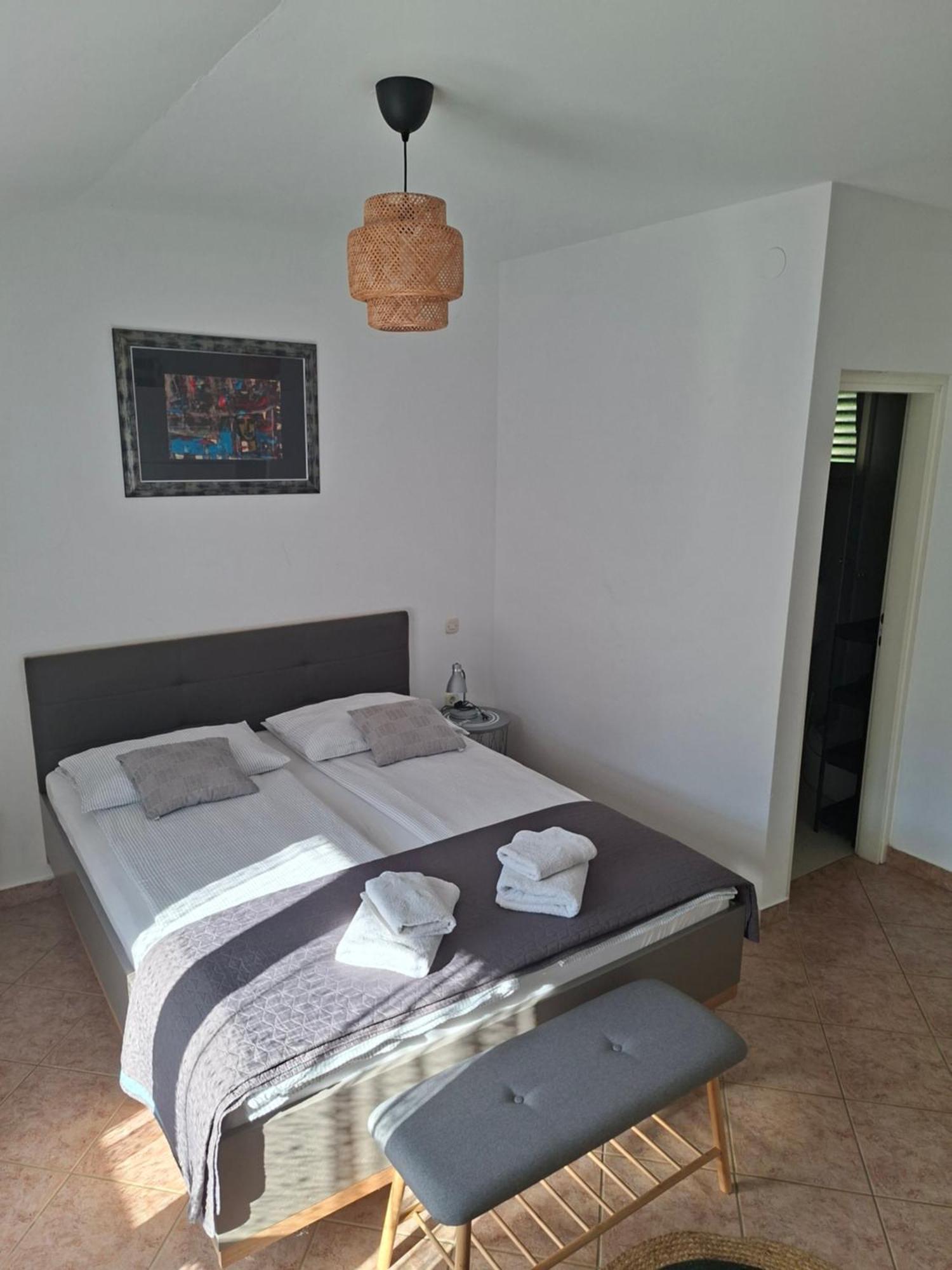 Martina Guest House Πόρετς Εξωτερικό φωτογραφία