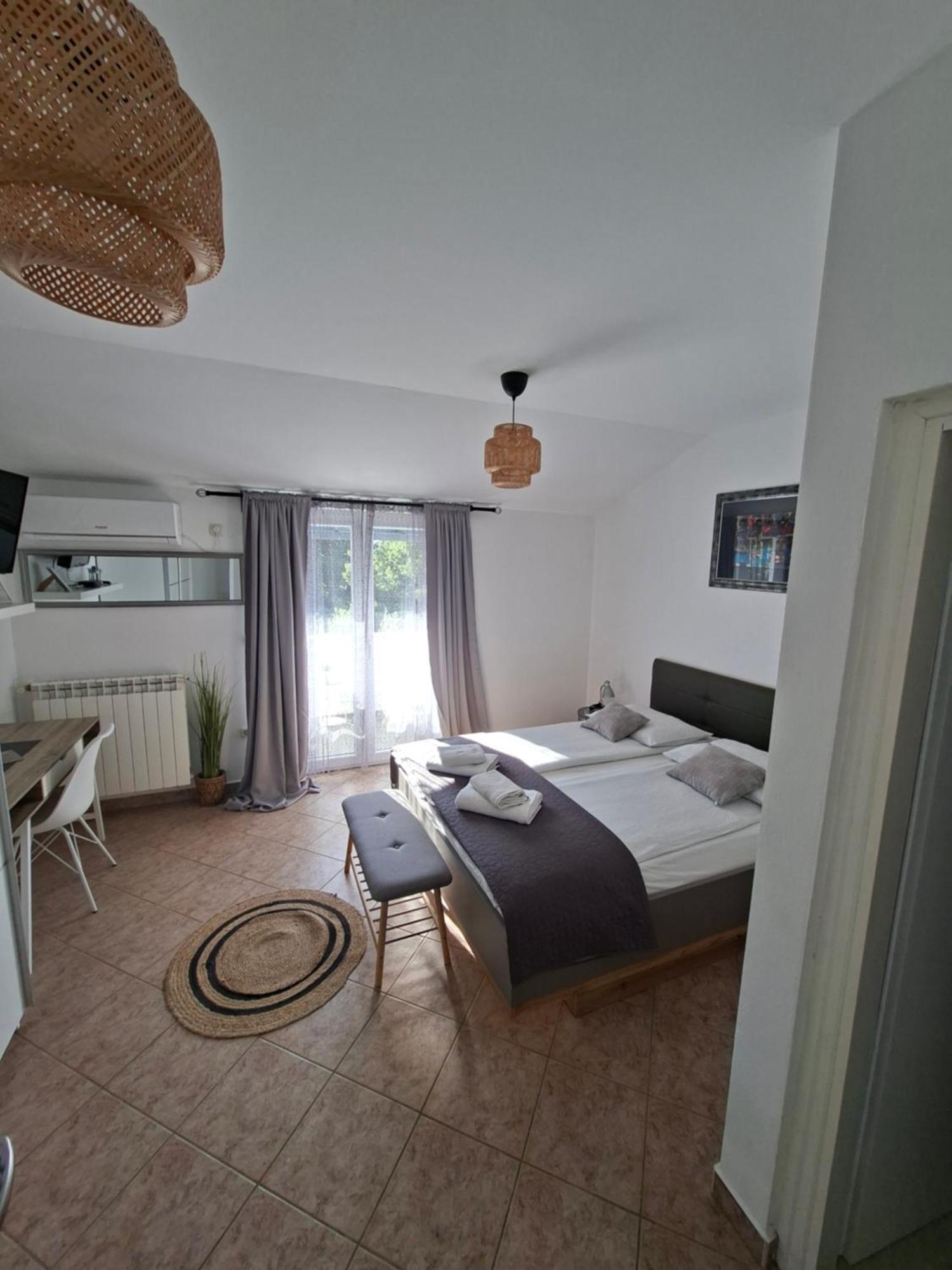 Martina Guest House Πόρετς Εξωτερικό φωτογραφία