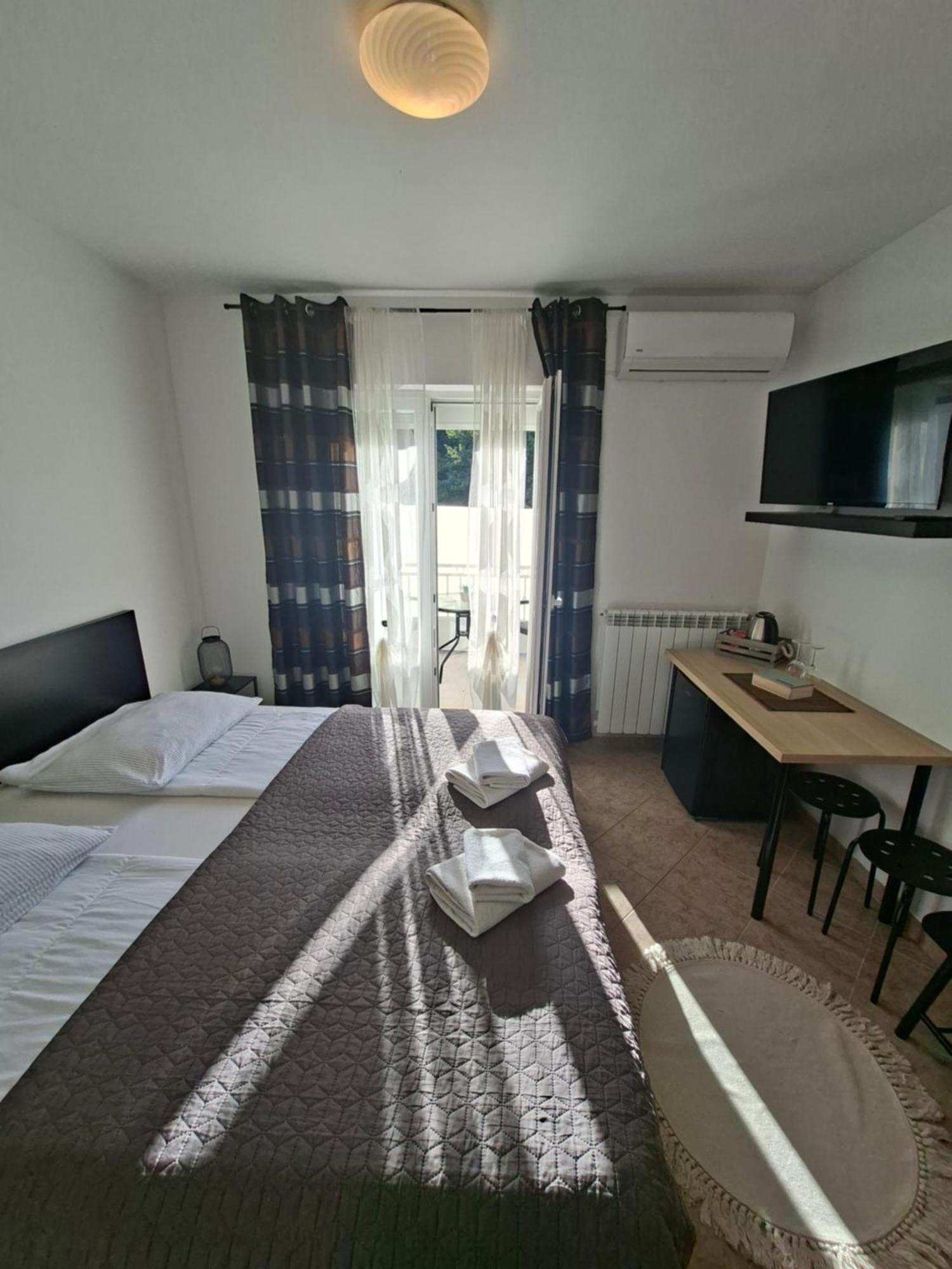 Martina Guest House Πόρετς Εξωτερικό φωτογραφία