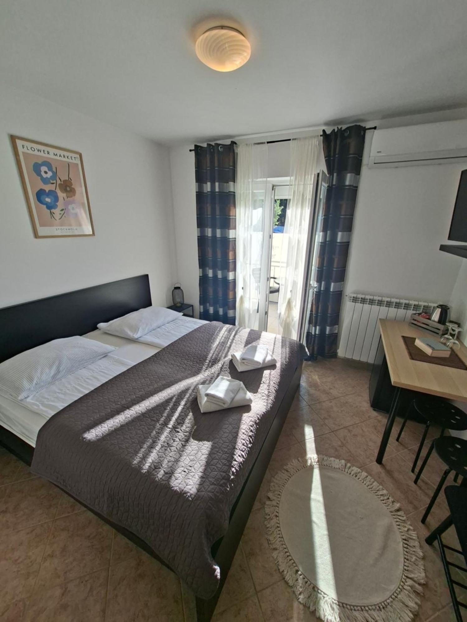 Martina Guest House Πόρετς Εξωτερικό φωτογραφία